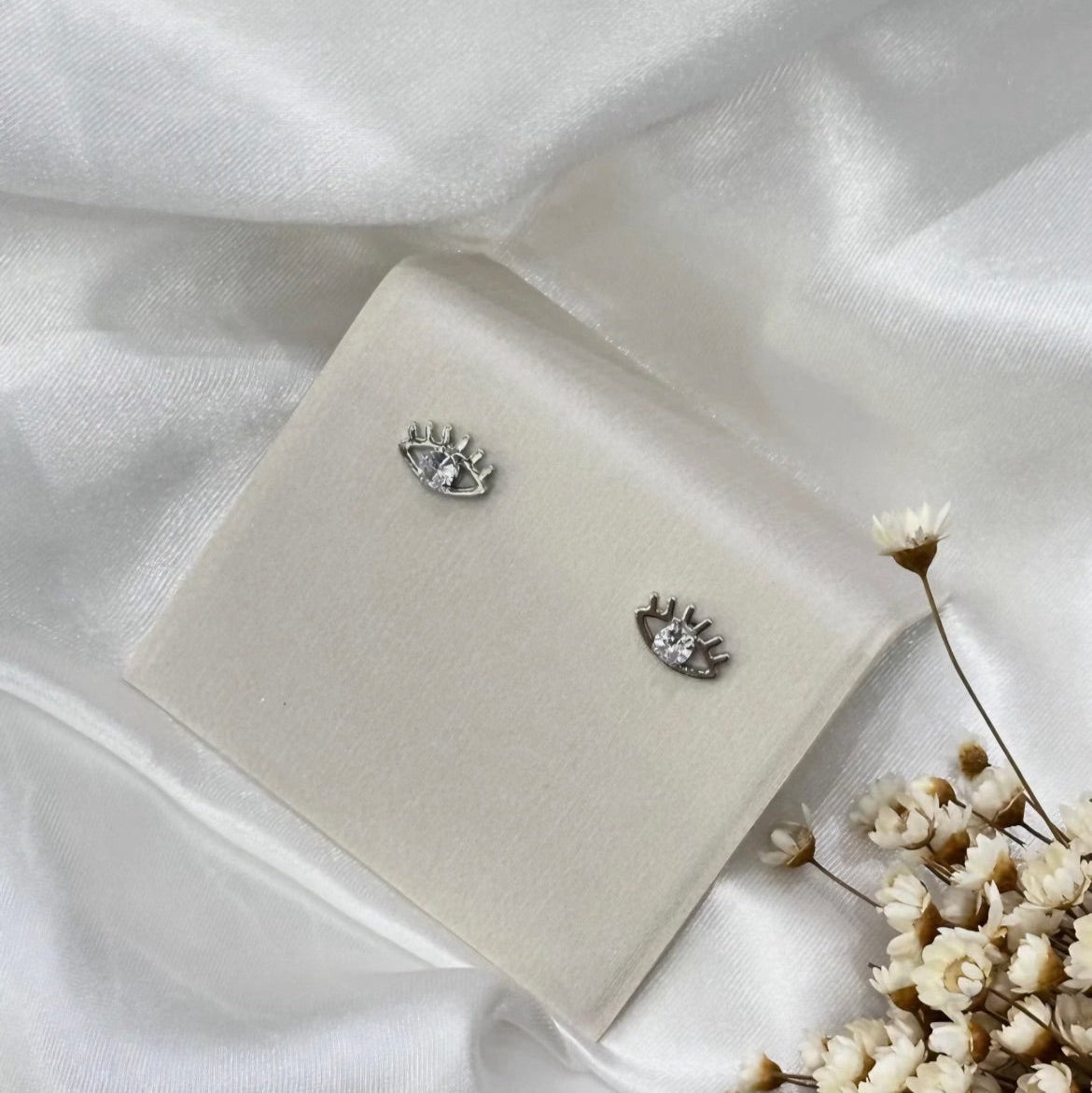 Brinco Olho Grego com Ponto de Luz