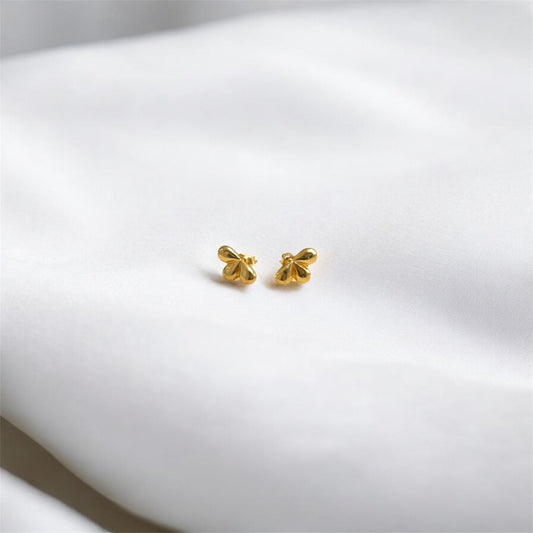 Brinco Pequeno de Flor Três Gotas