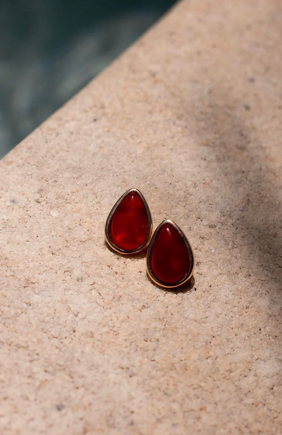 Brinco Gota Pedra Natural