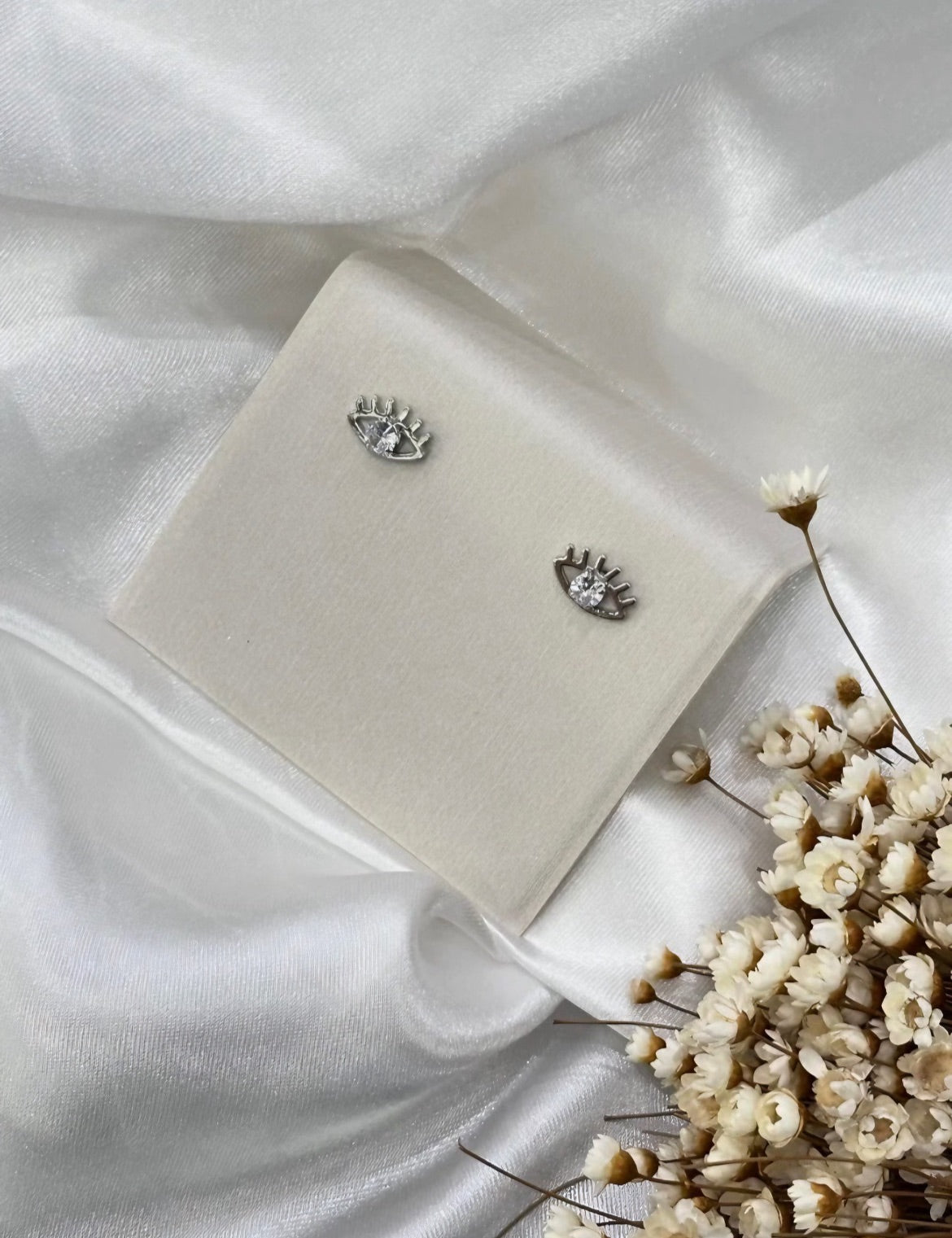 Brinco Olho Grego com Ponto de Luz